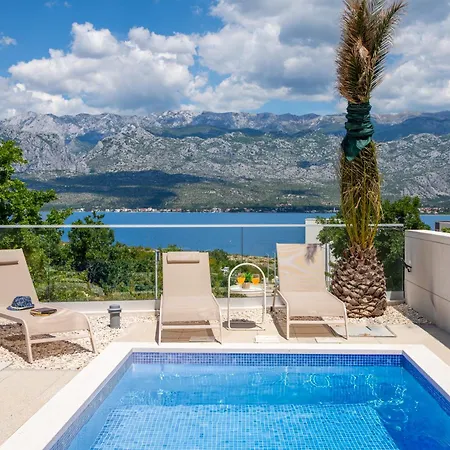 Brand New With A Private Pool By The Sea, Near Zadar *