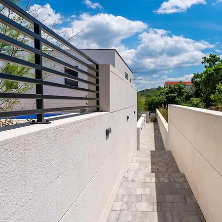 Brand New With A Private Pool By The Sea, Near Zadar Vinjerac