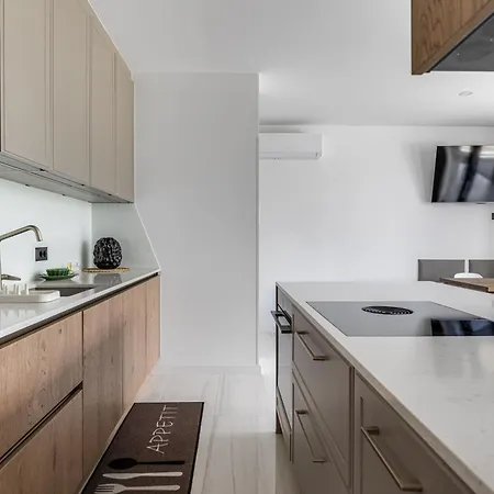 Brand New With A Private Pool By The Sea, Near Zadar Appartement
