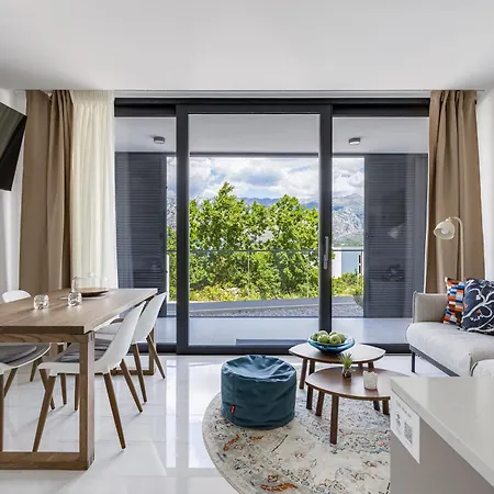 Appartement Brand New With A Private Pool By The Sea, Near Zadar