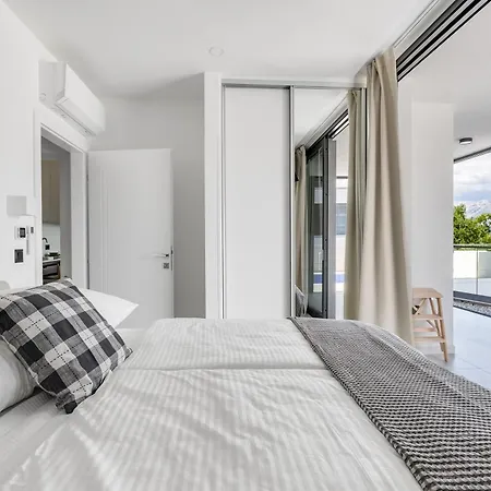 Brand New With A Private Pool By The Sea, Near Zadar Vinjerac