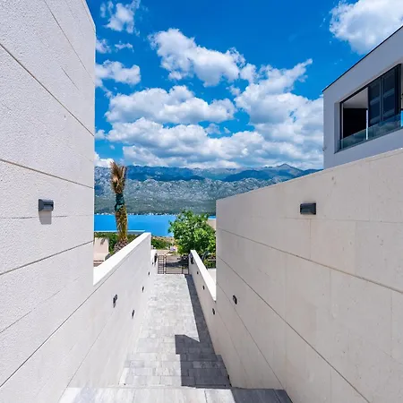 Brand New With A Private Pool By The Sea, Near Zadar Appartement Vinjerac