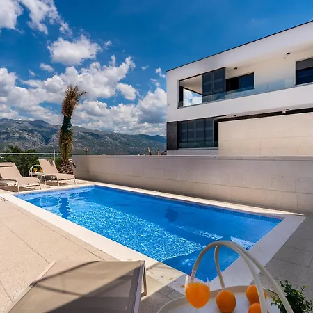 Brand New With A Private Pool By The Sea, Near Zadar *