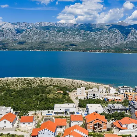 Brand New With A Private Pool By The Sea, Near Zadar Appartement